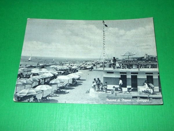Cartolina Marina di Massa - Spiaggia 1955 ca