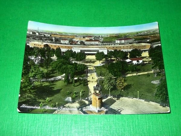 Cartolina Alessandria - Stazione Ferroviaria e Giardini Pubblici 1960 ca | Immagine principale