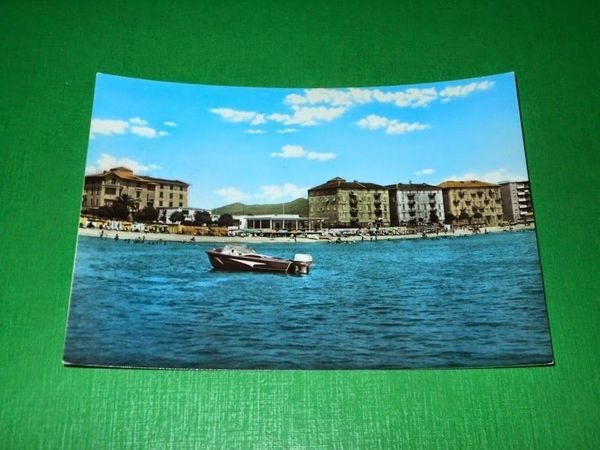 Cartolina Vado Ligure - La spiaggia dal mare 1960 ca