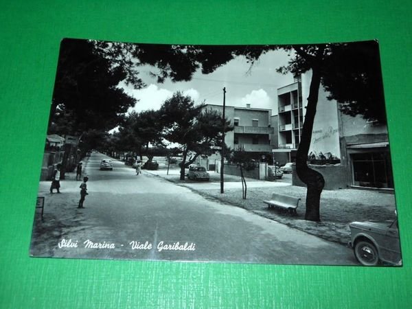 Cartolina Silvi Marina - Viale Garibaldi 1958