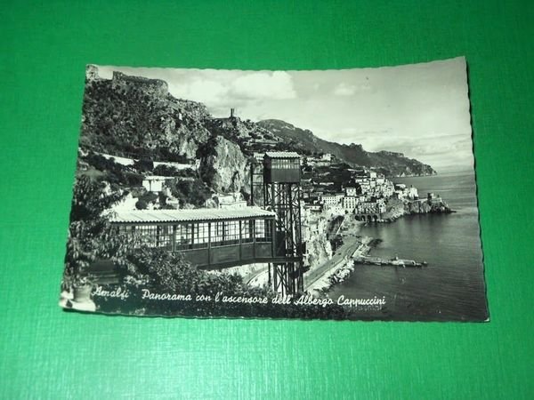 Cartolina Amalfi - Panorama con l'ascensore dell' Albergo Cappuccini 1952