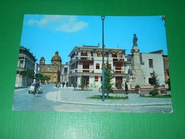 Cartolina Francavilla Fontana - Piazza Vittorio Emanuele II e mon. …