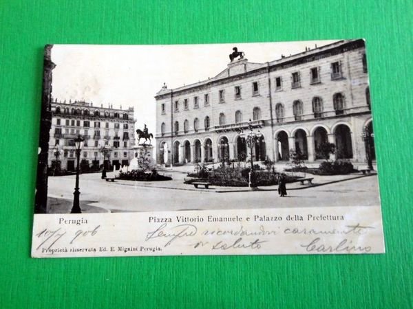 Cartolina Perugia - Piazza Vittorio Emanuele e Palazzo della Prefettura …