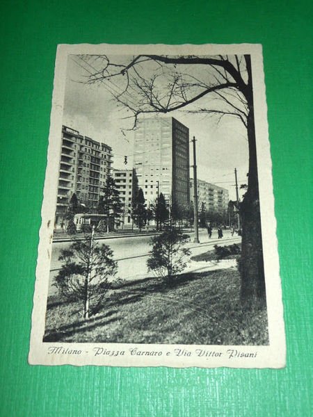 Cartolina Milano - Piazza Carnaro e Via Vittorio Pisani 1946