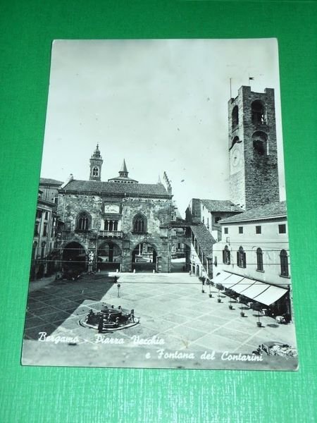 Cartolina Bergamo - Piazza Vecchia e Fontana del Contarini 1957