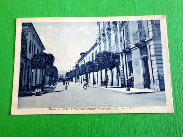 Cartolina Teramo - Viale Francesco Crucioli 1942