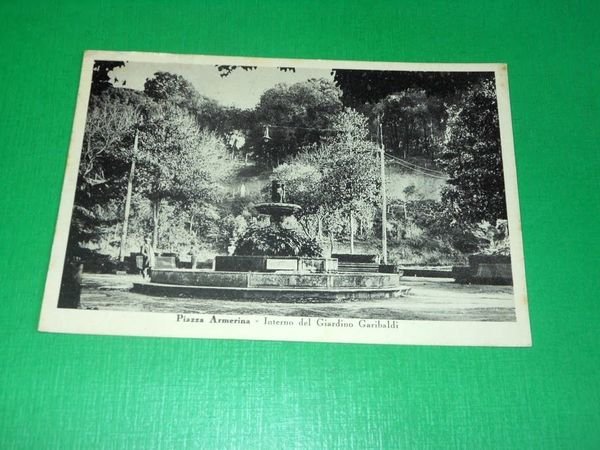 Cartolina Piazza Armerina - Interno del Giardino Garibaldi 1949