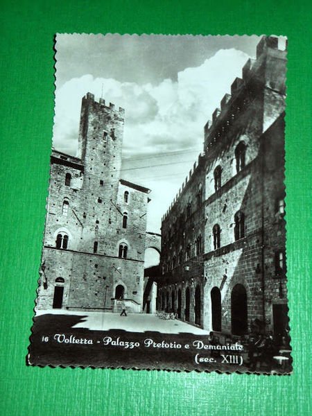 Cartolina Volterra - Palazzo Pretorio e Demaniante 1953