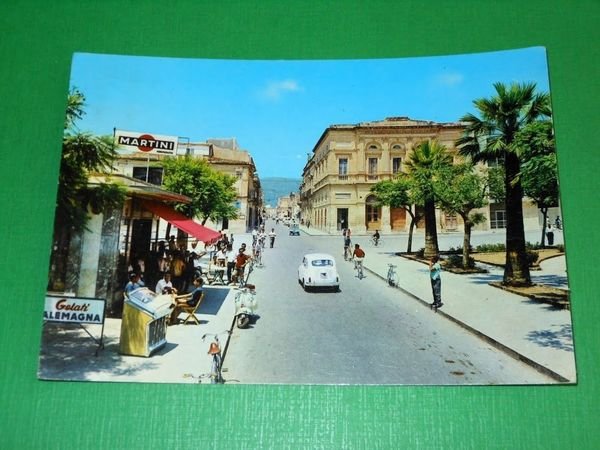 Cartolina Avola ( Siracusa ) - Piazza del Teatro 1968