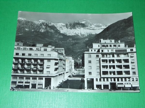 Cartolina Bolzano - Corso Libertà verso il Catinaccio 1957