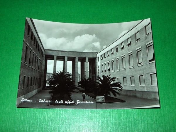 Cartolina Latina - Palazzo degli uffici Finanziari 1960 ca