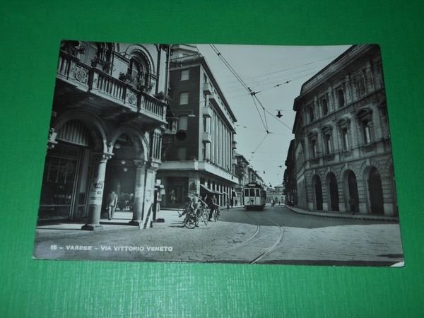 Cartolina Varese - Via Vittorio Veneto 1955 ca