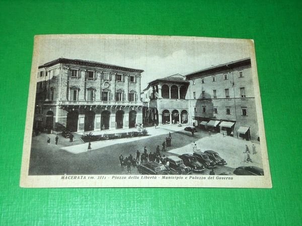 Cartolina Macerata - Piazza della Libertà - Municipio e Palazzo …
