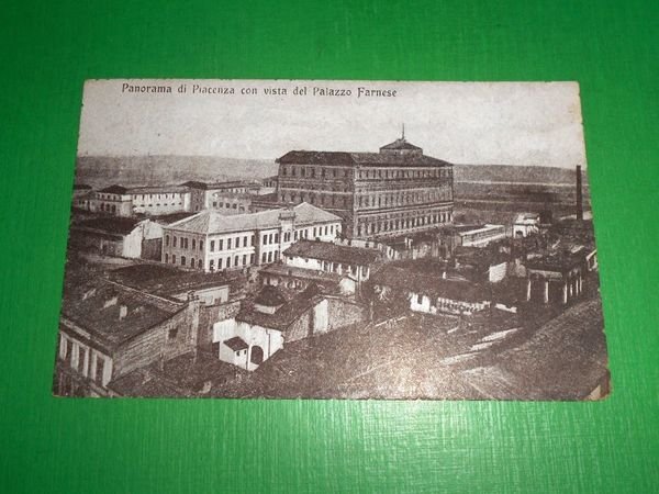 Cartolina Piacenza - Panorama con vista del Palazzo farnese 1918