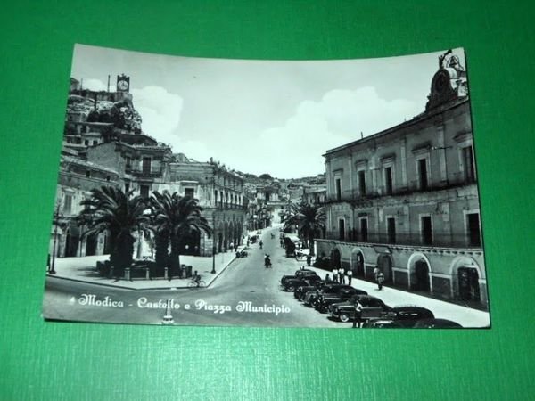 Cartolina Modica - Castello e Piazza Municipio 1956