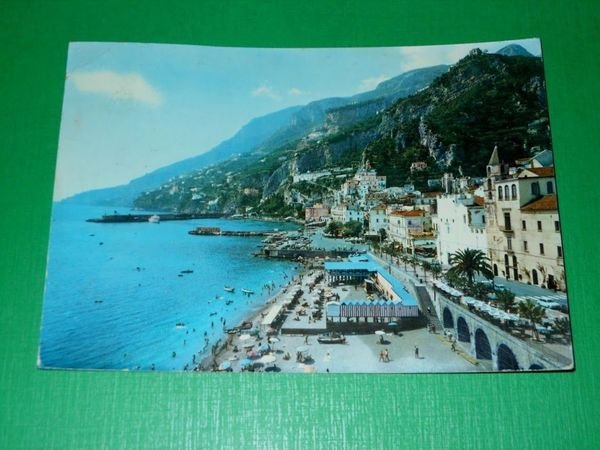 Cartolina Amalfi - Panorama e spiaggia 1960 ca