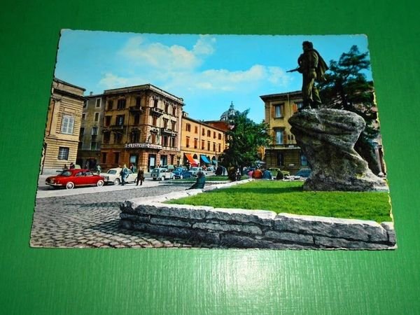 Cartolina Parma - Piazza Marconi e Monumento al Partigiano 1965