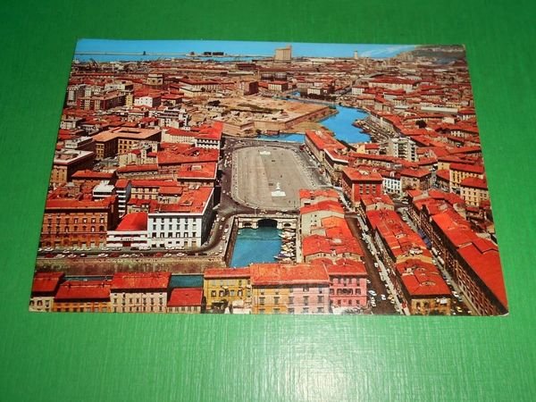 Cartolina Livorno - Piazza della Repubblica e panorama parziale 1976