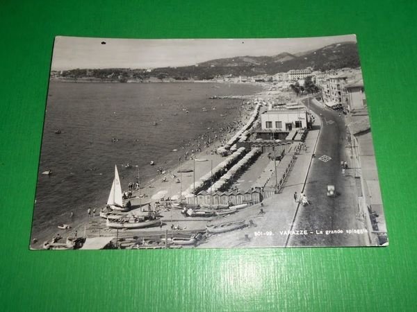 Cartolina Varazze - La grande spiaggia 1952