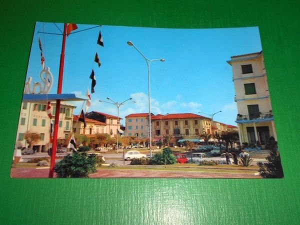 Cartolina Lido di Camaiore - Piazza Lemmetti 1964