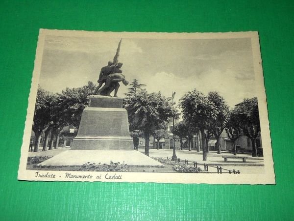 Cartolina Tradate - Monumento ai Caduti 1945 ca