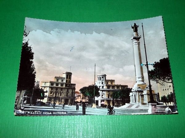 Cartolina Forlì - Piazzale della Vittoria 1956
