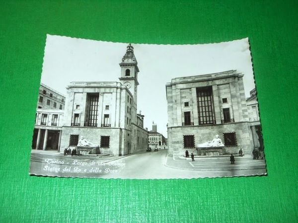 Cartolina Torino - Largo di Via Roma - Statue del …