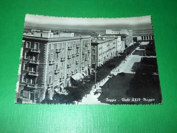 Cartolina Foggia - Viale XXIV Maggio 1952