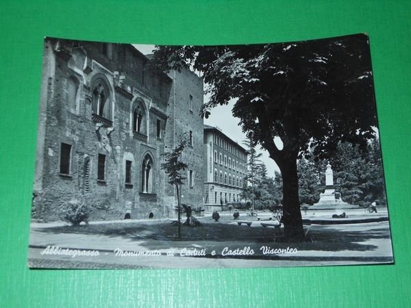 Cartolina Abbiategrasso - Monumento ai Caduti e Castello Visconteo 1955 …