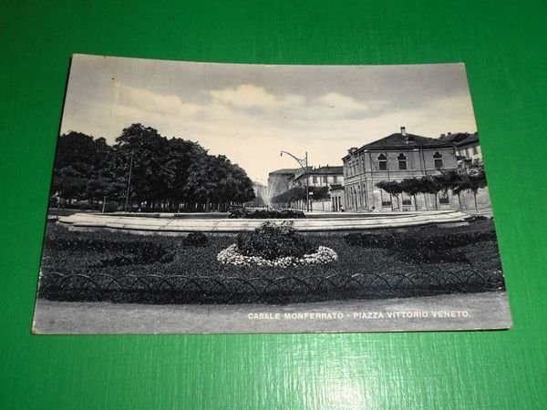 Cartolina Casale Monferrato - Piazza Vittorio Veneto 1945
