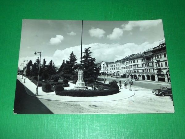 Cartolina Belluno - Piazza dei Martiri 1953 | Immagine principale