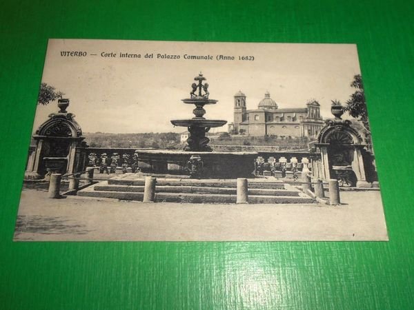 Cartolina Viterbo - Corte interna del Palazzo Comunale 1917