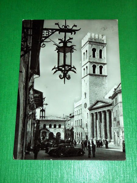Cartolina Assisi - Piazza del Comune 1961