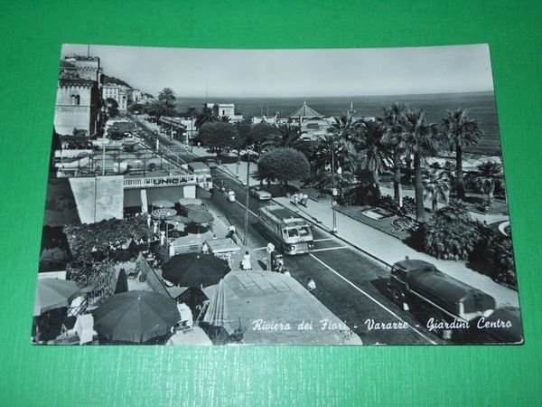 Cartolina Riviera dei Fiori - Varazze - Giardini Centro 1955