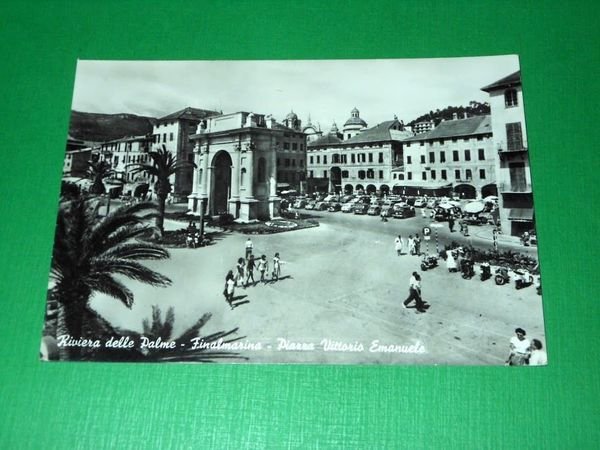 Cartolina Finalmarina ( Savona ) - Piazza Vittorio Emanuele 1955 …