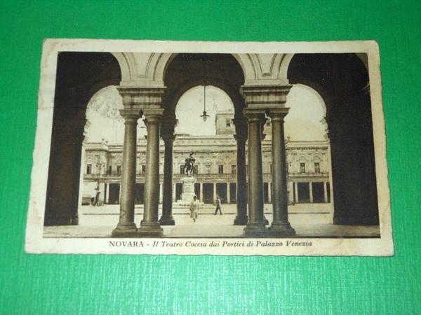 Cartolina Novara - Il Teatro Coccia dai Portici di Palazzo … | Immagine principale