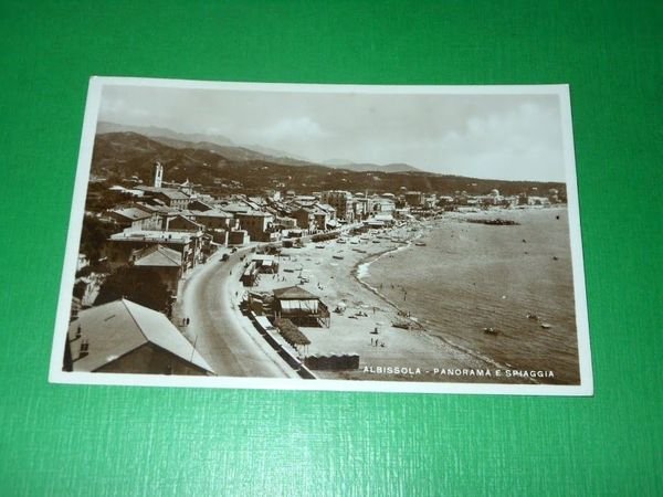 Cartolina Albissola - Panorama e spiaggia 1935
