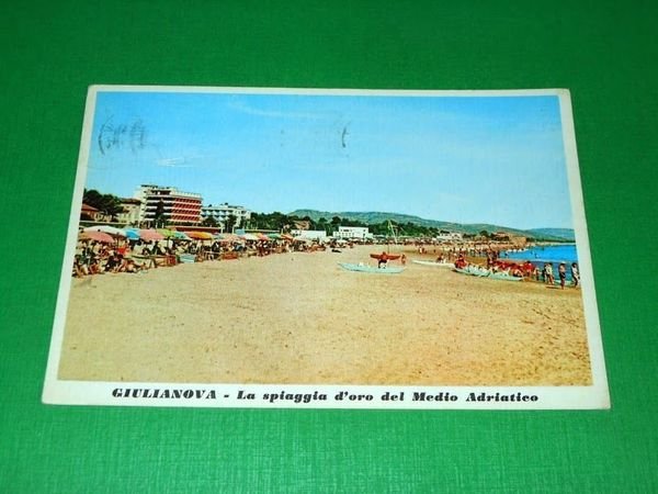 Cartolina Giulianova - La spiaggia d'oro del Medio Adriatico 1961