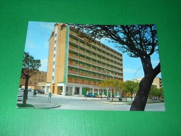 Cartolina Sassari - Viale dante e Nuovo Jolly "Grazia Deledda" …