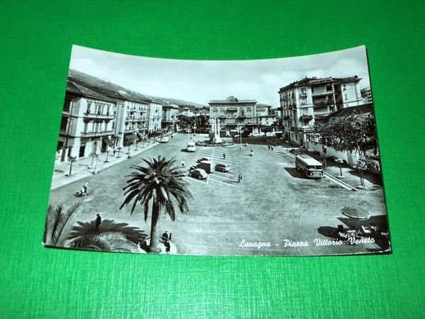 Cartolina Lavagna - Piazza Vittorio Veneto 1962 | Immagine principale