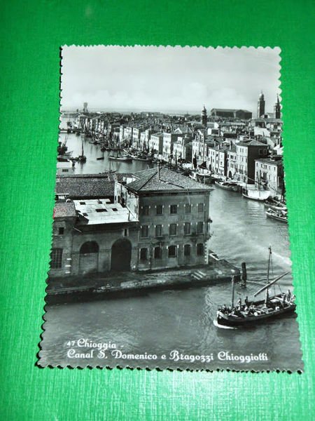 Cartolina Chioggia - Canal S. Domenico e Bragozzi Chioggiotti 1950 …