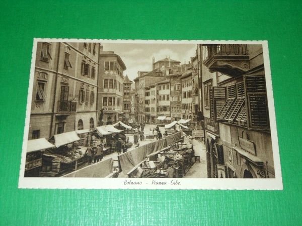 Cartolina Bolzano - Piazza Erbe 1937