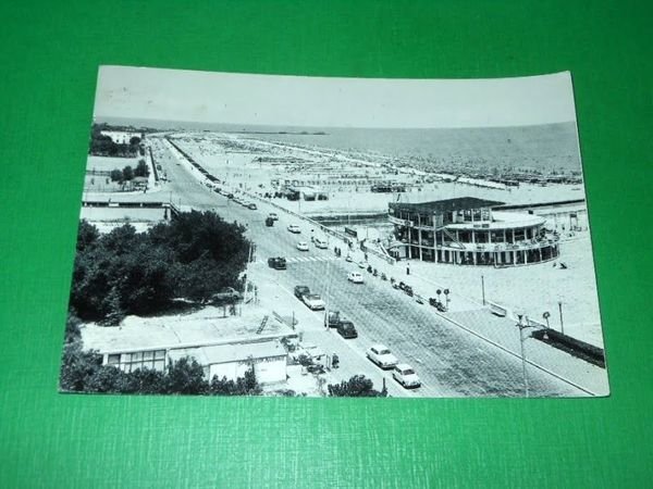 Cartolina Rimini - Lungomare e spiaggia 1963