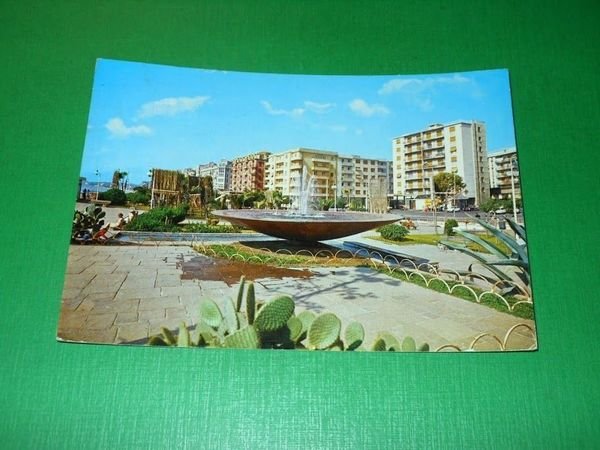 Cartolina Savona - Passeggiata a mare 1971.