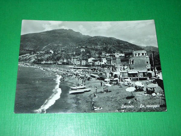 Cartolina Levanto - La spiaggia 1959.