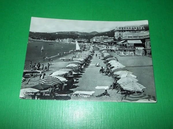 Cartolina Varazze - La spiaggia 1957.