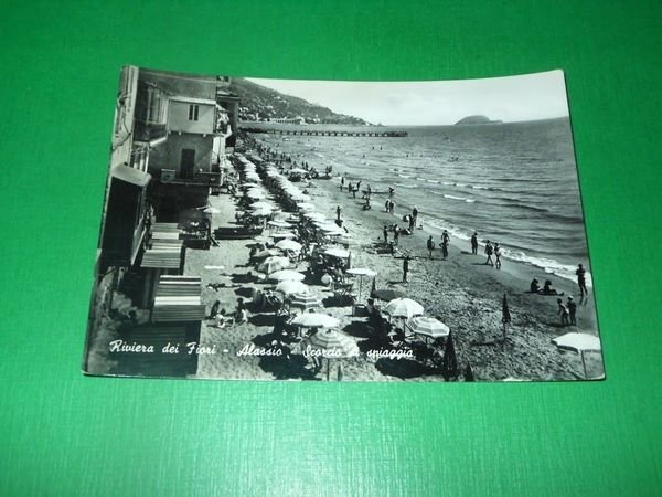 Cartolina Alassio - Scorcio di spiaggia 1955 ca