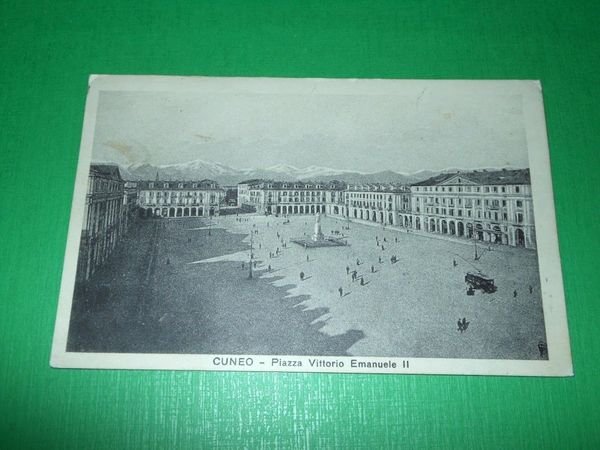 Cartolina Cuneo - Piazza Vittorio Emanuele II -- 1927