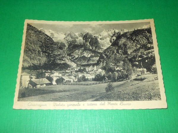 Cartolina Courmayeur - Veduta generale e catena del Monte Bianco …