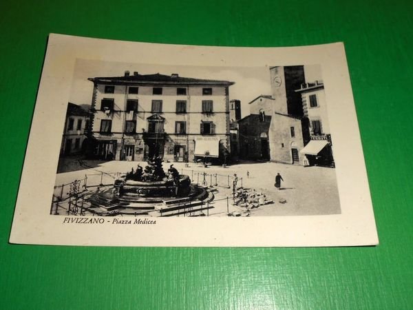 Cartolina Fivizzano - Piazza Medicea 1955